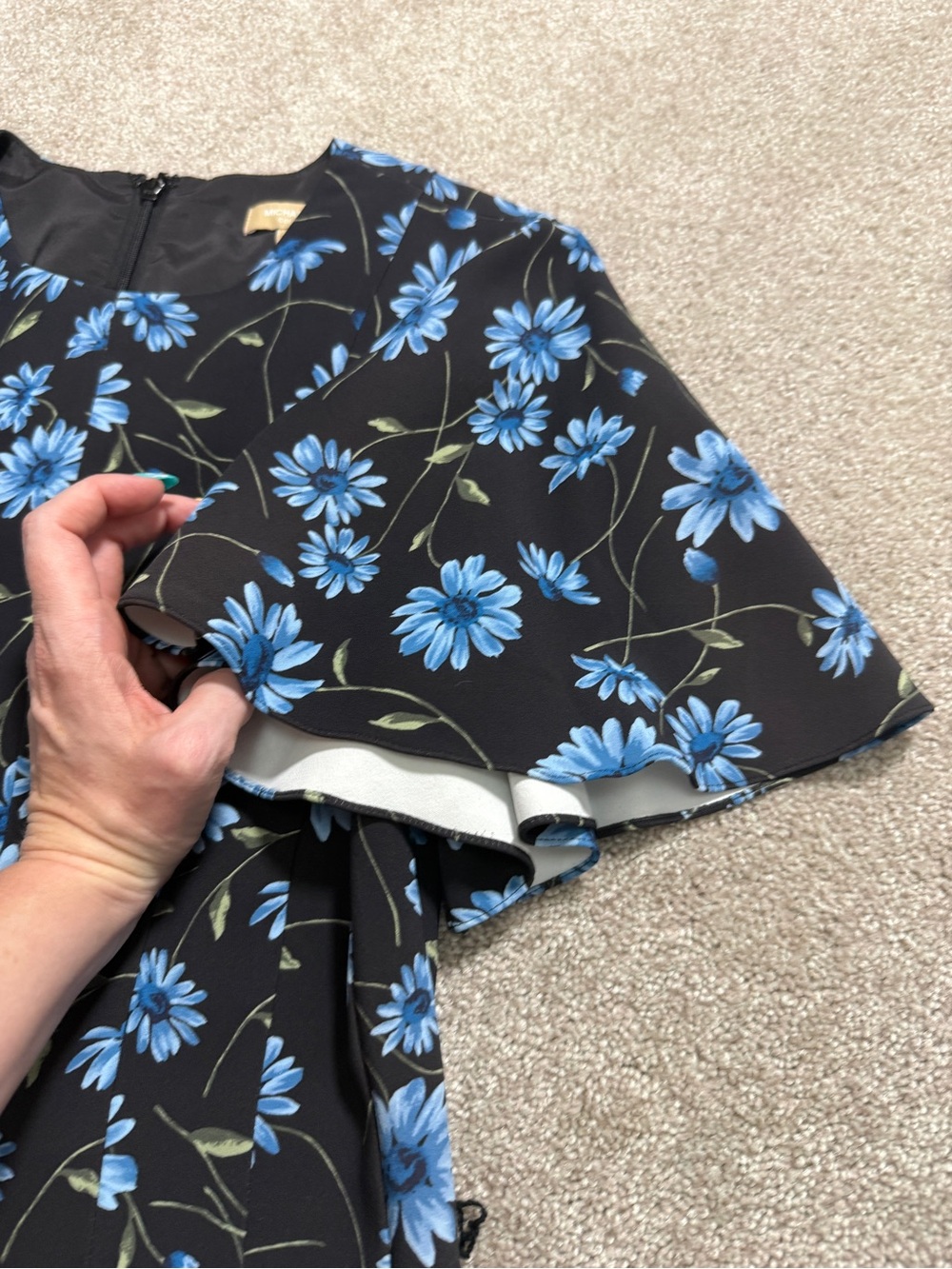 Daisy Cornflower Floral Stretch-Cady Flutter Sleeve Dress | US 4 - Picture 11 of 16